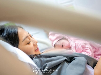 Momen Nona Willy Melahirkan Putri Kedua, Nama Bayinya Indah Bun
