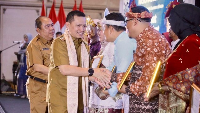 Pj Gubernur Elen Setiadi berkeinginan mendorong kesejahteraan pembimbing dan kualitas pendidikan di Sumsel, ialah dengan menyamakan standar pendidikan di luar negeri.