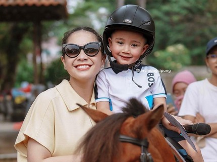 10 Nama Anak Artis Keturunan Minangkabau Beserta Artinya