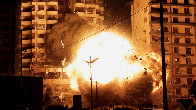 Israel menyerang Beirut pada Selasa (26/11) atau saat kabinet keamanan mereka sedang membahas nasib gencatan senjata di Lebanon.
