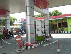 Viral 2 Mobil Boks Pelat Kembar Isi BBM Bareng, SPBU di Boyolali Kena Sanksi