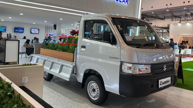 Model andalan Suzuki yang selalu lestari meski struktur otomotif di Indonesia selalu berubah adalah pikap Carry.