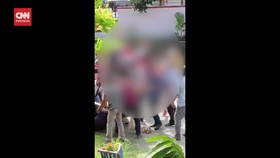 VIDEO: Pergoki Paslon Lawan Bagi-bagi Uang, Timses Dikeroyok