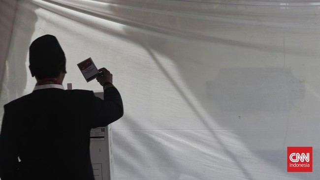 Quick count Pilgub Jateng sudah mencapai 96 persen dengan keunggulan Luthfi-Taj sekitar 58 persen.