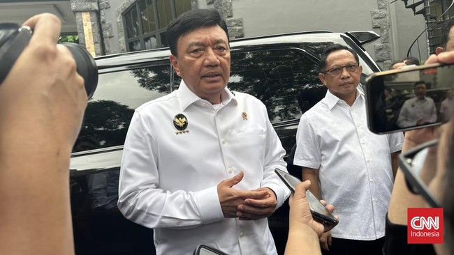 Menko Polkam Budi Gunawan mewanti-wanti kepolisian di semua daerah terkait bencana alam hingga arus balik pada awal tahun baru.