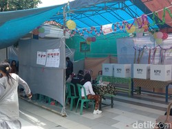 Kemeriahan Pesta Ulang Tahun di TPS Desa Ilir Indramayu