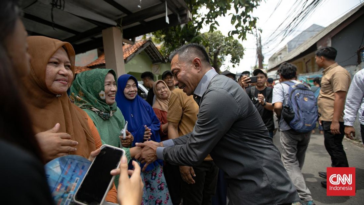 FOTO: Dharma Pongrekun Nyoblos di Pilkada Jakarta 2024