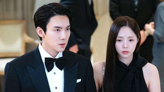 Sinopsis When the Phone Rings: Romansa Yoo Yeon-seok dan Chae Soo-bin yang penuh misteri serta politik tingkat tinggi.