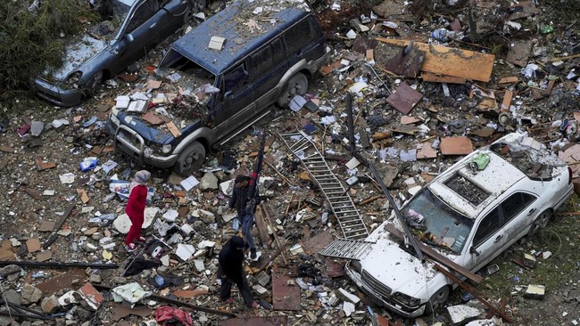 FOTO: Israel Masih Bombardir Beirut Sebelum Gencatan Senjata