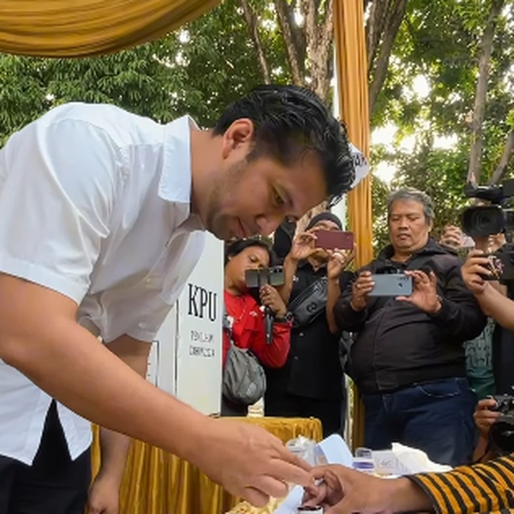 <p>Emil menyebut dirinya dan seluruh tim serta relawan telah melakukan ikhtiar yang maksimal. Mereka juga optimis dan menyerahkan seluruh hasilnya kepada Allah SWT. (Foto: Instagram: @emildardak)</p>