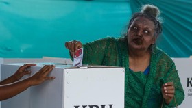 FOTO: Ragam Tingkah Warga Meriahkan Pilkada 2024 di Penjuru Daerah
