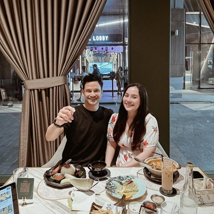 <p>Banyak netizen yang menyebut keluarga Lukcy dan Lidi sangat harmonis. Mereka pun mendoakan agar keduanya selalu langgeng dan berjodoh sampai akhir hayat. (Foto: Instagram: @_luckyperdana)</p>