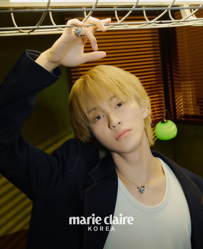 Manjakan NCTzen, sebutan resmi untuk fans NCT, Marie Claire Korea juga membagikan moving cover, fashion film, dan pictorial. Majalah tersebut pun mengunggah sebuah video berjudul ‘Mark’s playlist’ di kanal YouTube resminya. / Foto: x.com/marieclairekr