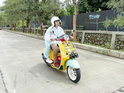Vespa Langka yang Dipakai Raffi Ahmad ke TPS, Harga Bekasnya Naik Terus