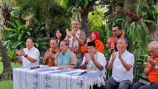 Pramono Anung mendeklarasikan kemenangan dan percaya Pilgub DKI Jakarta 2024 hanya berjalan satu putaran.