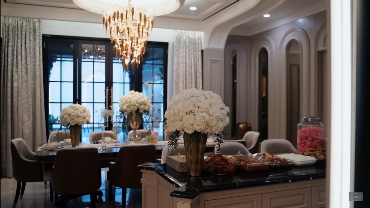 Dapur rumah Shella Saukia