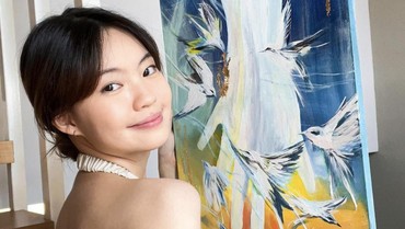 img-title Influencer Erica Ricardo Manfaatkan Limbah Kosmetik Jadi Lukisan Cantik