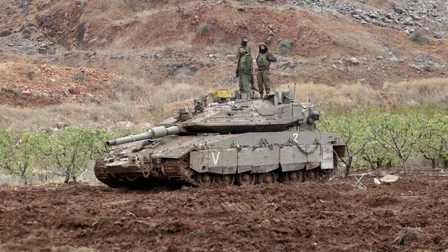 Militer Lebanon mengerahkan pasukan hingga tank ke wilayah selatan usai milisi Hizbullah dan Israel sepakat gencatan senjata, Kamis (28/11).