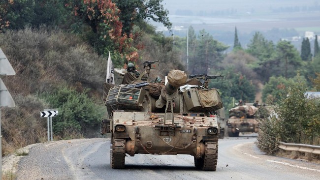 Militer Israel kembali memborbardir Jalur Gaza, Palestina, Minggu (19/1), bertepatan waktu seharusnya gencatan senjata antara Israel dan Hamas berlangsung.