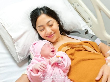 5 Potret Persalinan Nona Willy, Haru Sekaligus Bahagia Sambut Kelahiran Bayi Perempuan