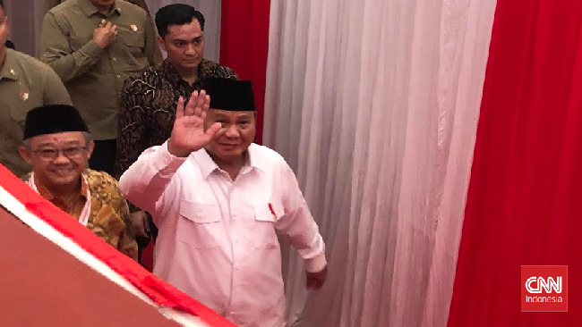 Prabowo sempat menangis di hadapan ribuan pembimbing sekolah nan datang di Puncak Hari Guru Nasional tahun 2024.