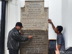 Penemuan Tak Sengaja Prasasti Asli Kantor Ledeng Palembang