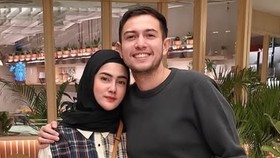 Rifky Balweel Santai Istri Kini Jadi Manajer Risty Tagor