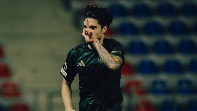 Gol penalti Kevin Diks ke gawang Dinamo Minsk merupakan gol penalti ke-12 beruntun yang tidak pernah gagal dicetaknya bersama FC Copenhagen di semua kompetisi.