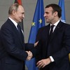 Macron Ingatkan Eropa Jangan Langsung Percaya Putin: Dia Predator