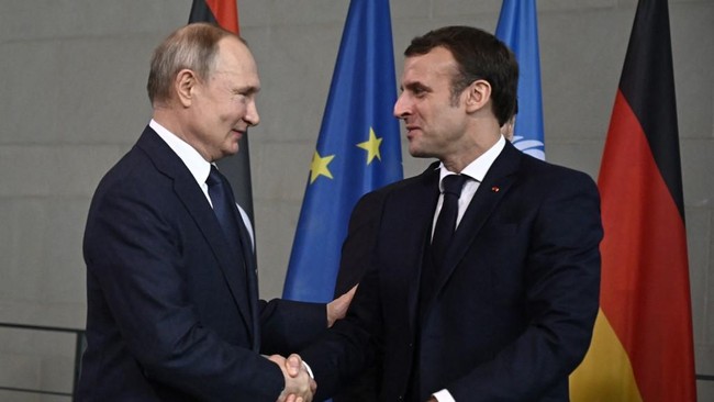 Dia Predator Presiden Prancis Macron ingatkan sekutunya negara-negara Eropa tak langsung percaya Putin soal janjinya akhiri perang di Ukraina.