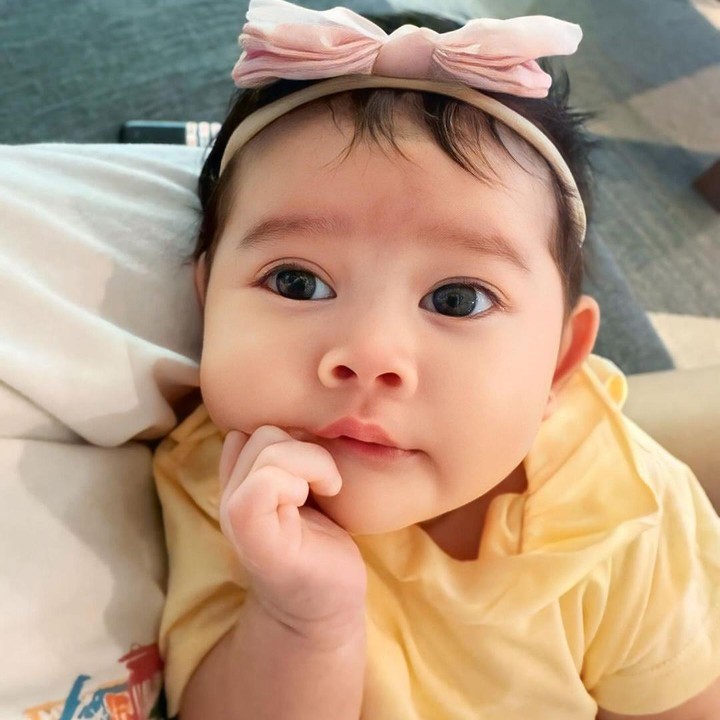 <p>"Keluarga yang diberkati. Biel yang diberkahi dan orang tua yang diberkahi," ungkap seorang netizen dengan emotikon hati. "Gemesin banget sih Biel, boleh pinjam ke rumahku sebentar enggak??" tutur netizen lainnya. (Foto: Instagram: @sumargodenny)</p>