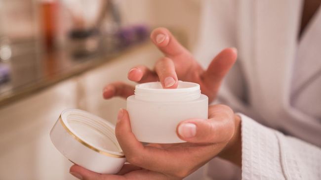 10 Moisturizer untuk Kulit Kering dan Kusam yang Ampuh Melembapkan dan Mencerahkan