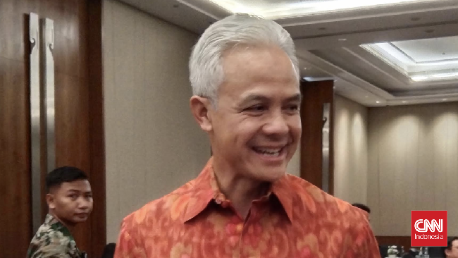 Ganjar Sebut Penundaan Kongres PDIP Tak Terkait Proses Hukum Hasto Ganjar sebut penundaan Kongres PDIP tak terkait sama sekali dengan proses hukum yang dijalani Sekjen Hasto Kristiyanto.