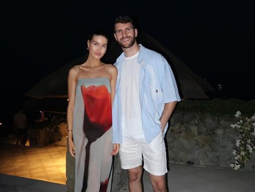 img-title 7 Gaya Pacaran Maarten Paes dan Luna Bijl Selama Liburan di Bali