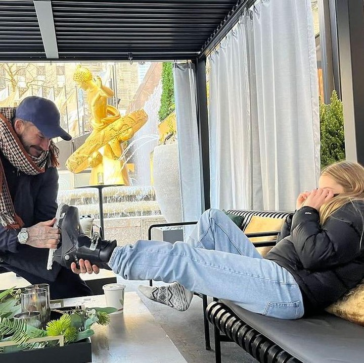 <p>Banyak netizen yang salah fokus dengan sosok Harper kini nih, Bunda. Tidak sedikit yang menyebut ia tumbuh menjadi anak yang cantik dan memesona. (Foto: Instagram: @davidbeckham)</p>