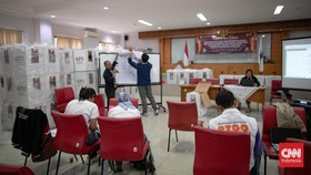 FOTO: Rekapitulasi Suara Pilgub DKI Jakarta Tingkat Kecamatan