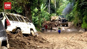 VIDEO: Tim SAR Temukan 9 Korban Tanah Longsor di Medan