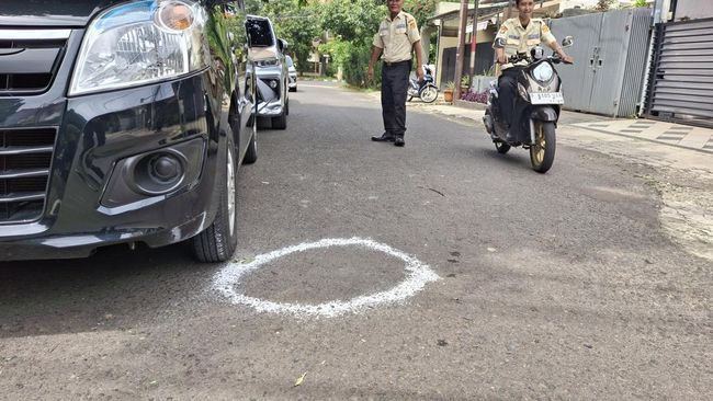 Remaja Tersangka Bunuh Ayah-Nenek di Cilandak Menangis Saat Diperiksa