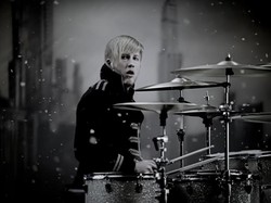 Video: Eks Drummer My Chemical Romance Ditemukan Membusuk di Rumahnya