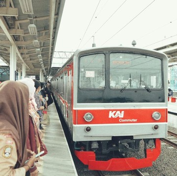 Catat! Ini Jam Operasional KRL, MRT, LRT, dan Transjakarta saat Malam Tahun Baru