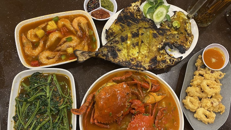 Malam-malam Mau Makan Seafood Enak? Mampir ke 5 Tempat Ini Malam-malam Mau Makan Seafood Enak? Mampir ke 5 Tempat Ini