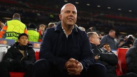 Arne Slot Enggak Sabar Sambut Trofi Pertama di Liverpool