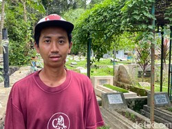 Cerita Deni Selamatkan Pocong yang Nyaris Terseret Derasnya Cidurian