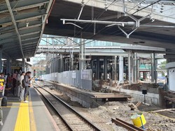Stasiun KA Tanah Abang Diperluas, Warga Harap Proyek Cepat Rampung