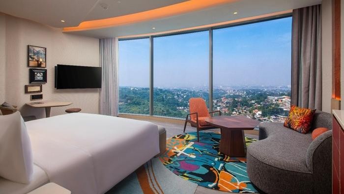 Hotel Yang Menggabungkan Motif Tradisional Sunda dan Elemen Alam Yang Harmonis Dengan Sentuhan Modern