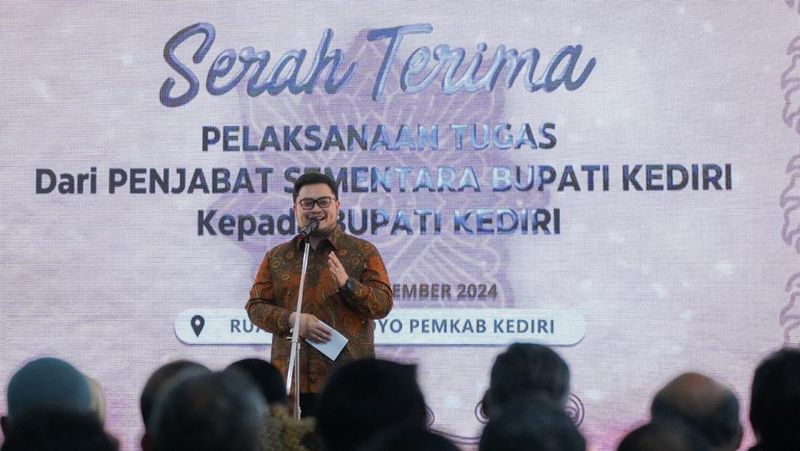 Setelah dua bulan menjalani cuti kampanye, Hanindhito Himawan Pramana (Mas Dhito) dan Dewi Mariya Ulfa kembali memimpin Kabupaten Kediri sebagai bupati