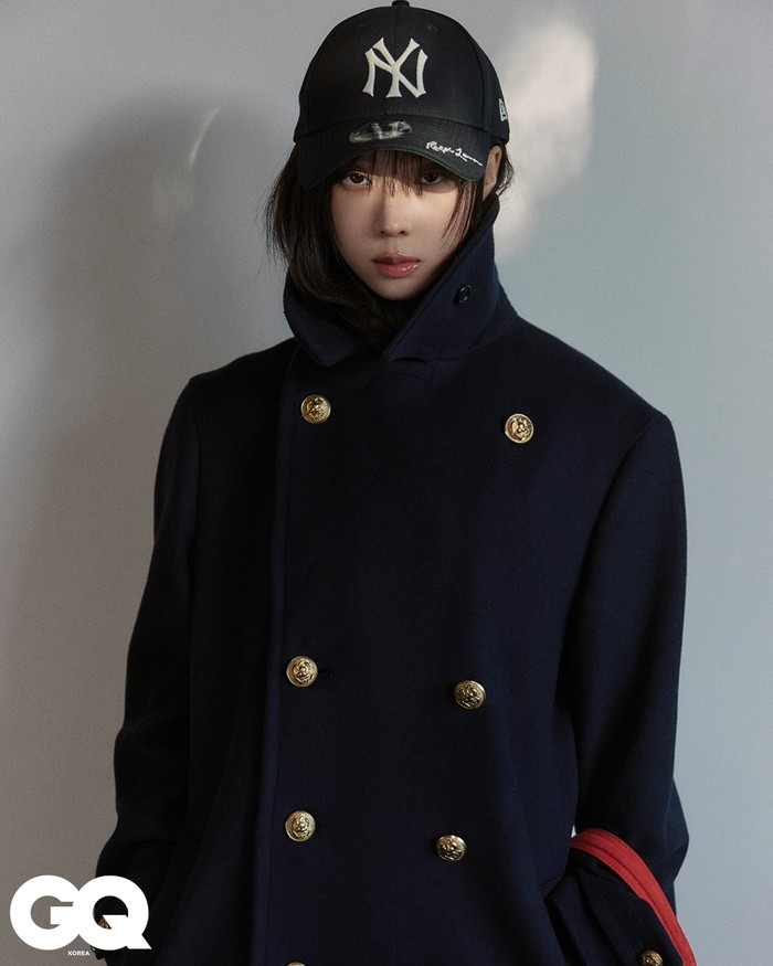 Selain melakukan pemotretan dengan GQ KOREA, Winter aespa juga menjalani interview bersama majalah ini. Dalam wawancara tersebut, ia mengungkapkan banyak hal, termasuk proses penulisan lagu solonya berjudul ‘Spark’. / Foto: x.com/GQKOREA