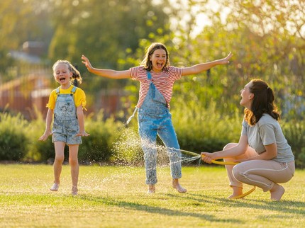 Anak Muda Lithuania Dinobatkan jadi Paling Bahagia di Dunia, Ini Cara yang Dilakukan Orang Tua
