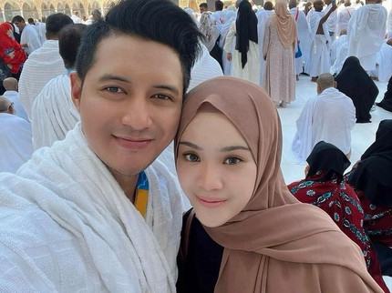 Kebahagiaan Chand Kelvin Ketahui Sang Istri Hamil Anak Pertama saat di Tanah Suci