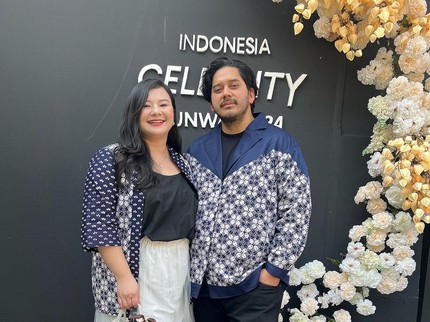 7 Potret Eriska Rein dan Suami Keturunan India yang Jarang Tersorot, Selalu Tampil Romantis!
